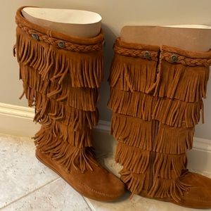 Minne Tonka Tall Five Layer fringe zip up boots.